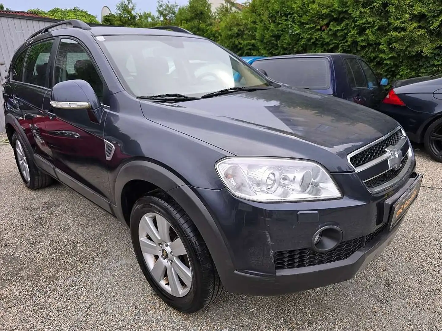 Chevrolet Captiva LT "Luxus" 2,0 Ds. 4WD 7 SITZE Grau - 1