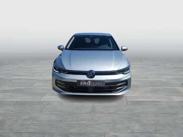 Volkswagen Golf view 2