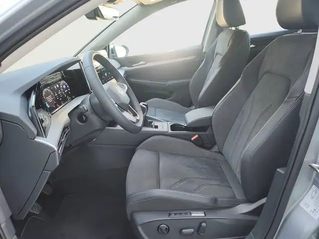 Volkswagen Golf view 8