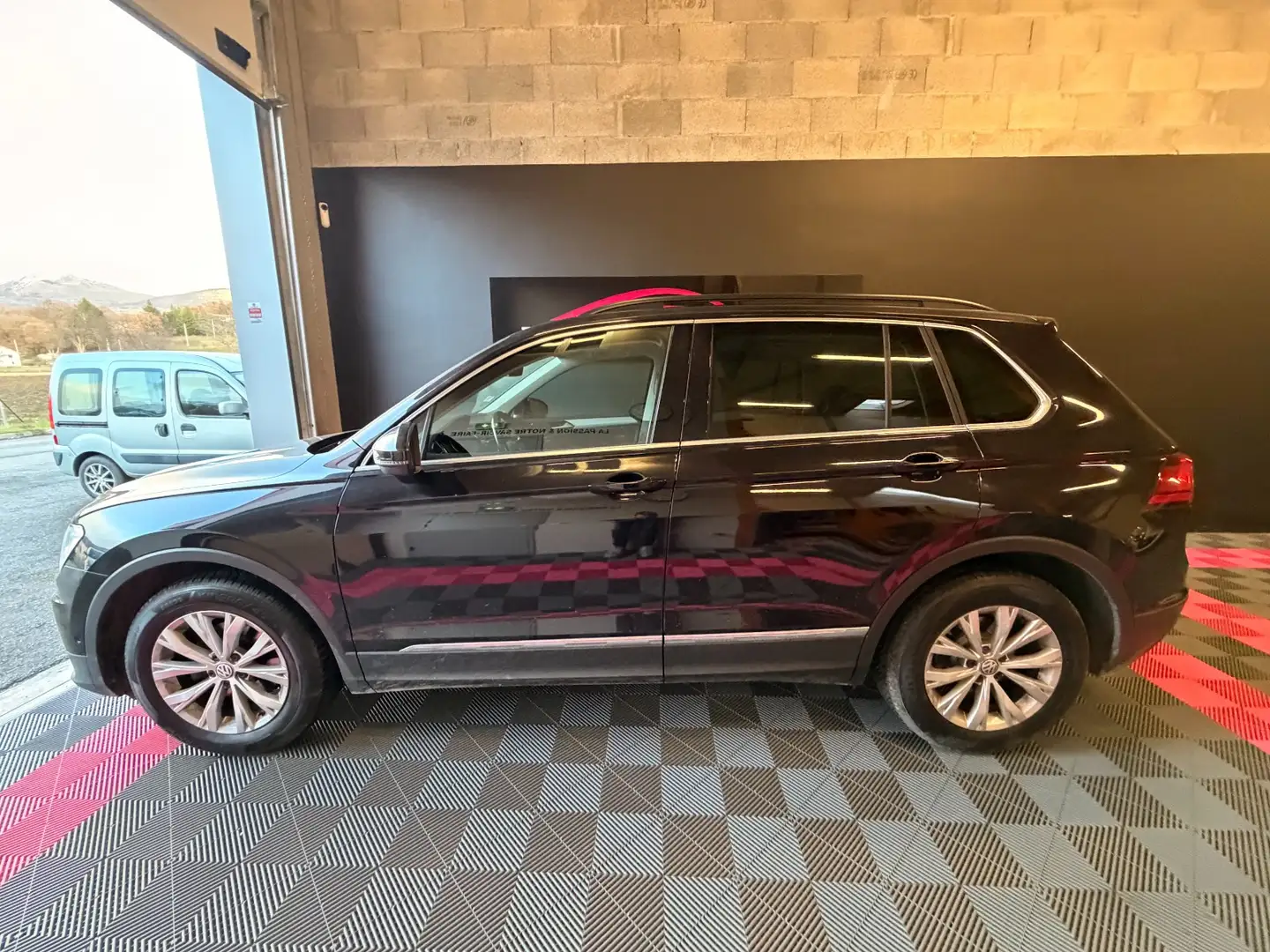 Volkswagen Tiguan Tiguan 2.0 TDI 150 DSG7 Confortline Business Noir - 2