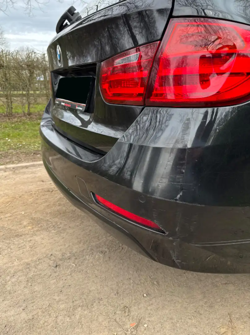 BMW 318 318d Noir - 1