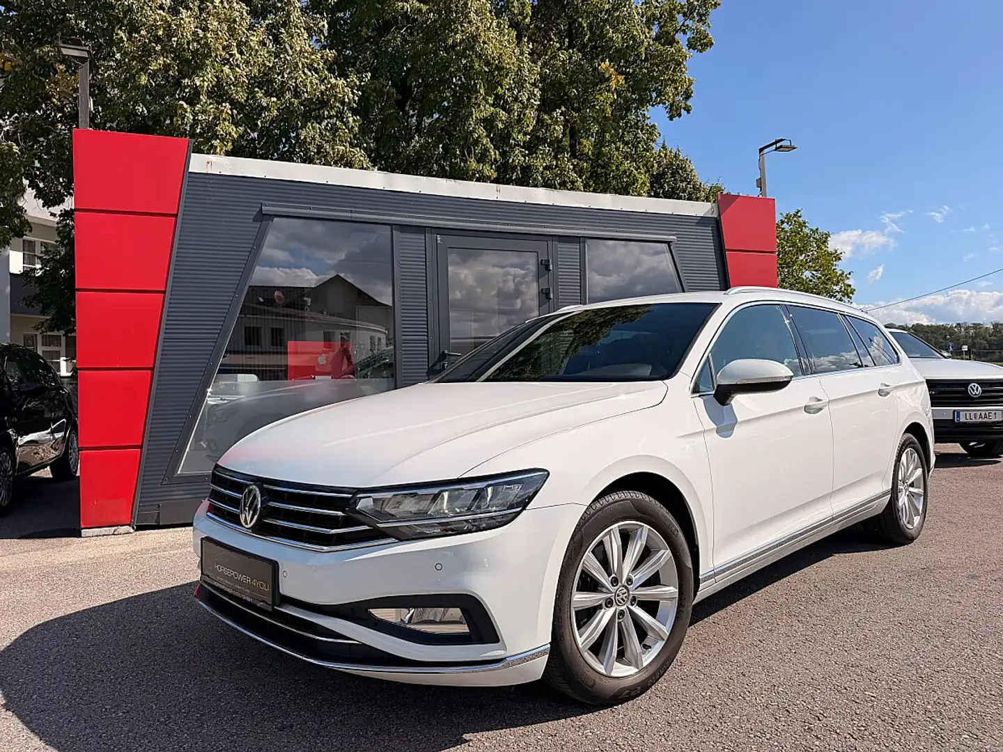 Volkswagen Passat Variant Elegance 2,0 TDI SCR DSG/VIRTUAL-C./ACC/SHA/ALC... Weiß - 2