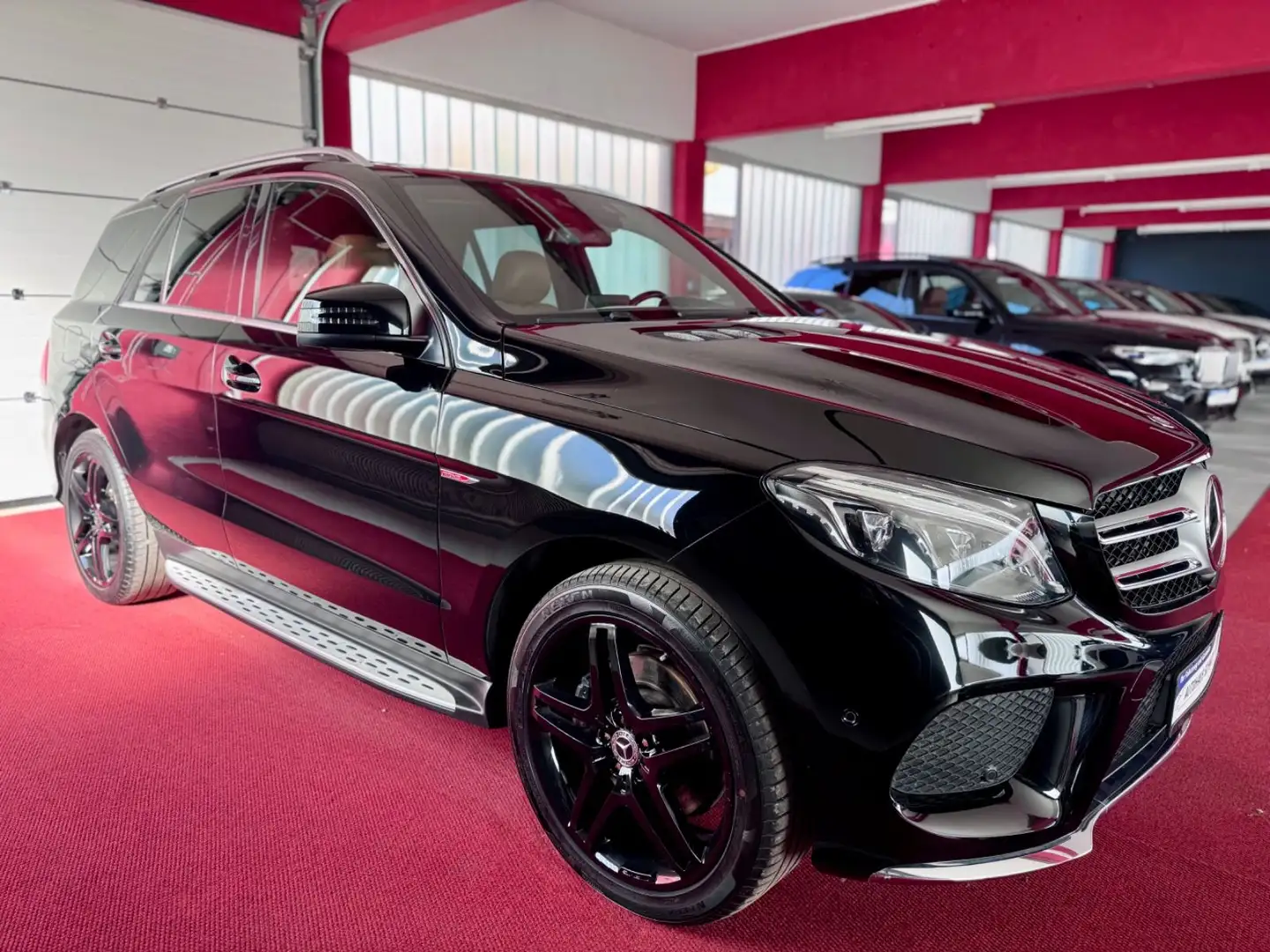 Mercedes-Benz GLE 350 d AMG Offroad Pak Pano Distronic 360° 21" Schwarz - 2