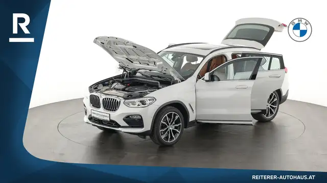 BMW X4 view 9
