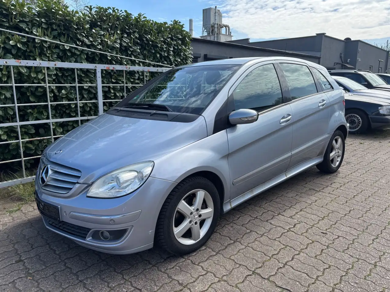Mercedes-Benz B 200