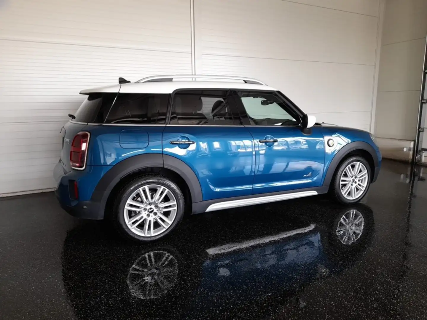 MINI Countryman SE All4 Countryman 4x4 PHEV Aut. *VOLL LED / NAVI / KAMERA / VIRTUELL / TEILLEDER-SPORTSITZE / 2-ZONEN-KLIMAAUT.* Blau - 2