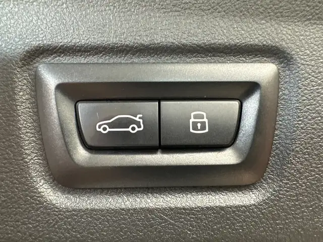 BMW I4 view 7