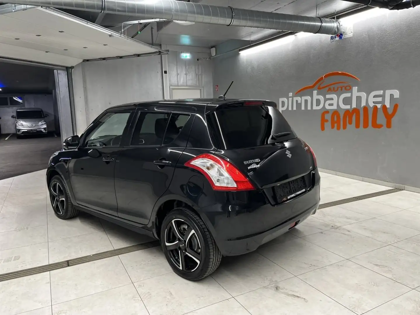 Suzuki Swift 1.2 DJ 5DR 4WD flash Schwarz - 2