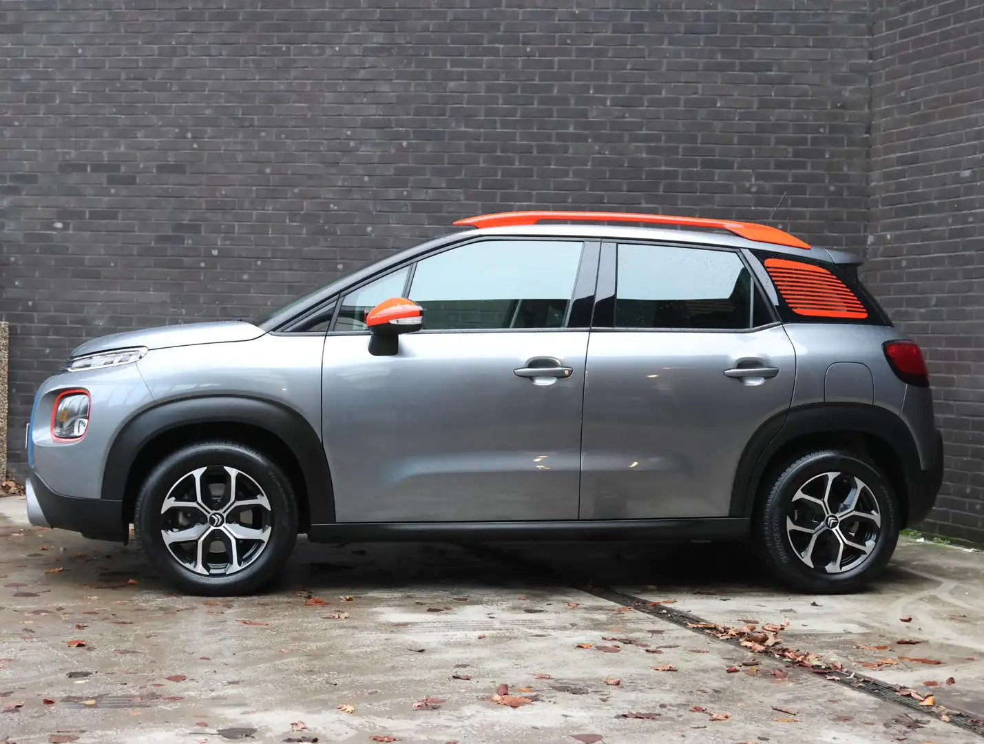 Citroen C3 Aircross Shine 110pk | Trekhaak | Navigatie | Parkeersensor Gris - 2