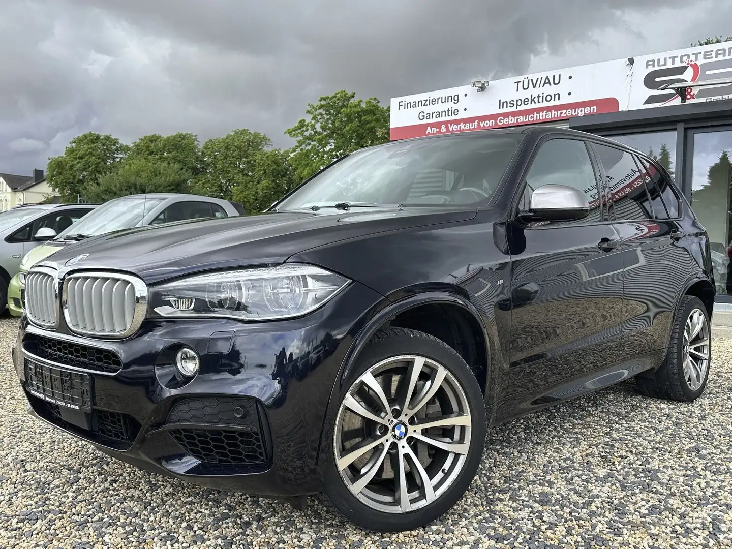 BMW X5 Baureihe X5 M50 d/2.HD/PANO/AUTOM./AHK/8xBER/ Schwarz - 1