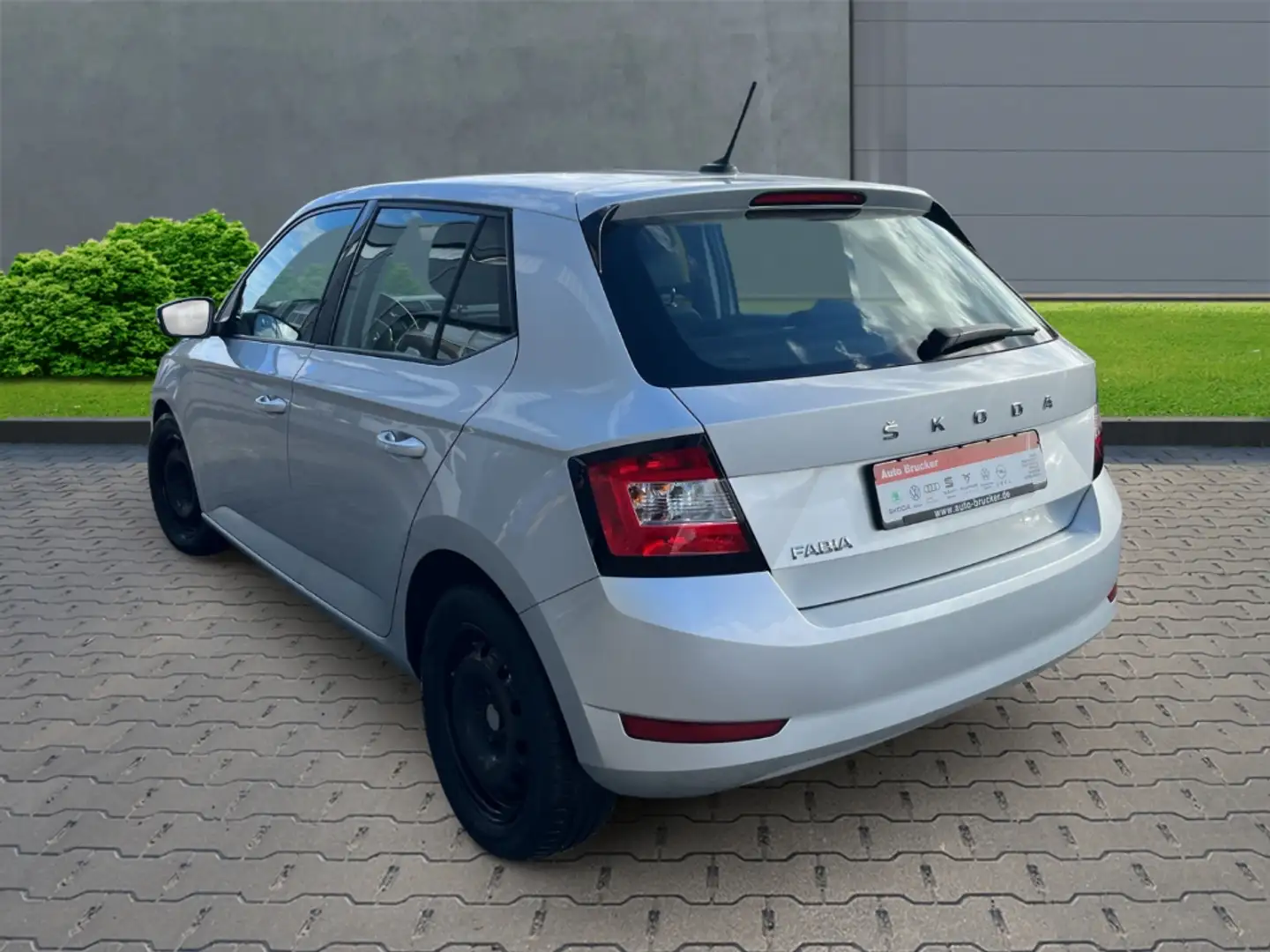 Skoda Fabia Cool Plus 1.0 MPI+Klimaanlage+Freisprecheinrichtun Silber - 2