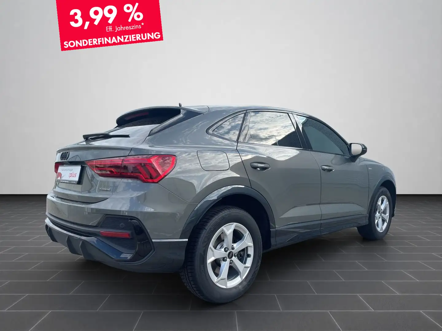 Audi Q3 40 TFSI quattro S tronic S LINE PAN Grau - 2