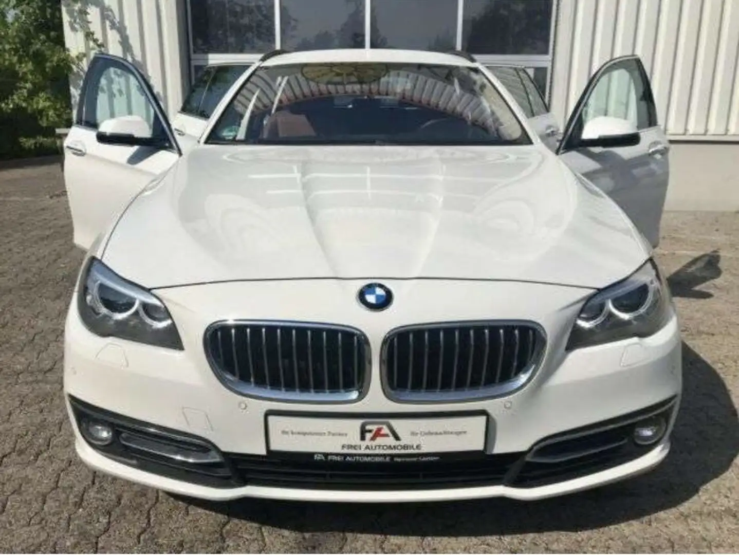 BMW 525 525d Touring Aut. Luxury Line - 1