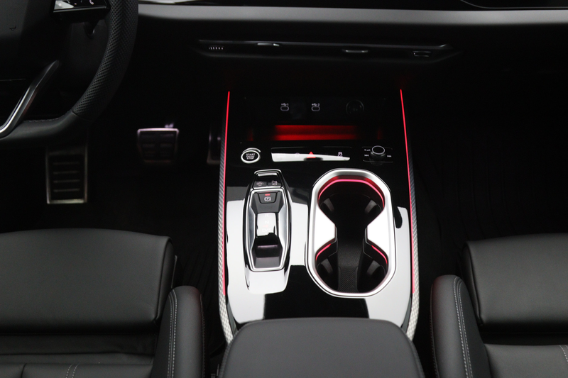 Audi A6 Avant 2.0 e-hybrid Quattro 300 PK S-Line Edition P — photo 19