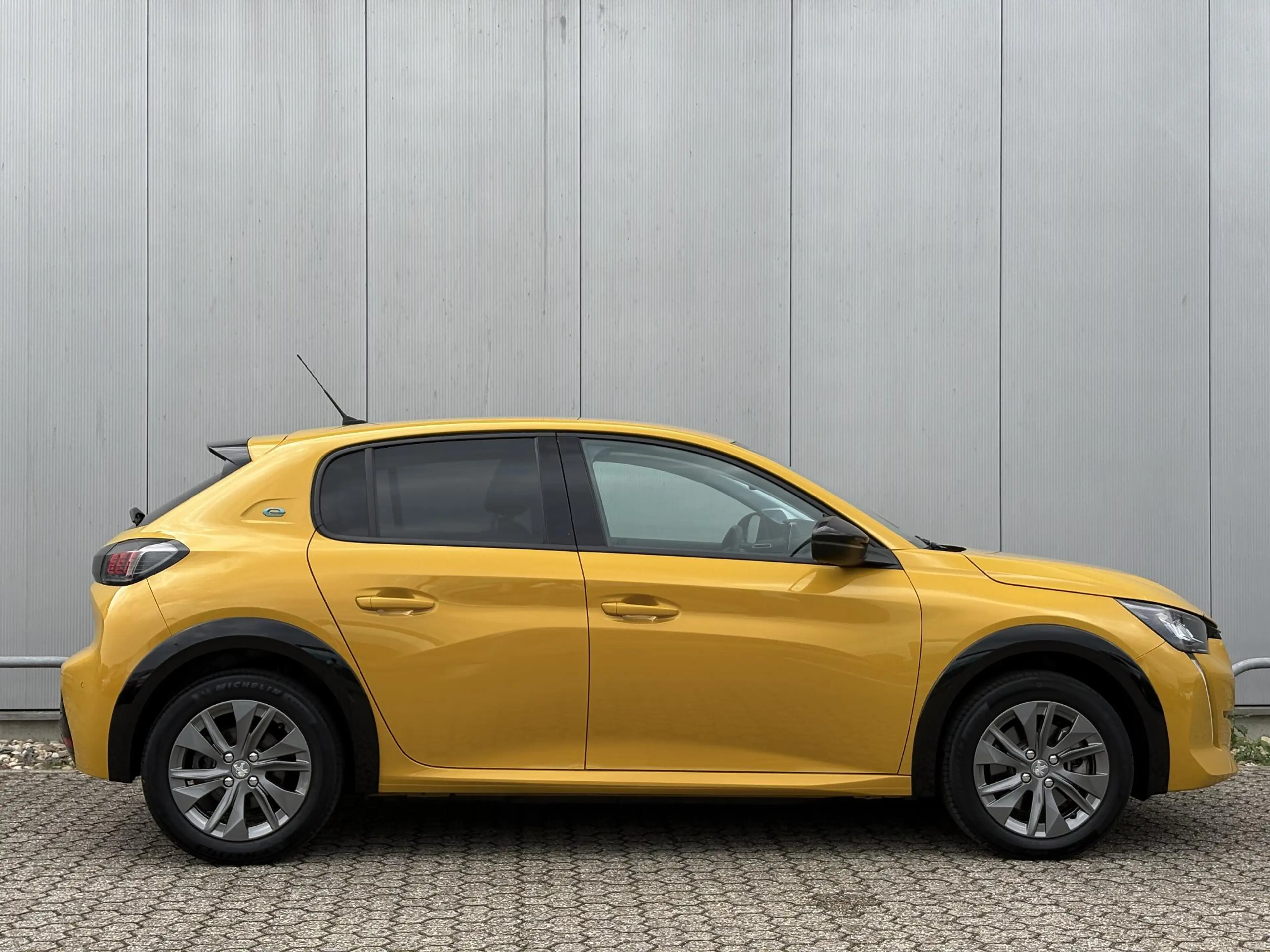 Peugeot e-208 EV Allure 50 kWh | SOH 99% | Carplay | Start&Stop — photo 5