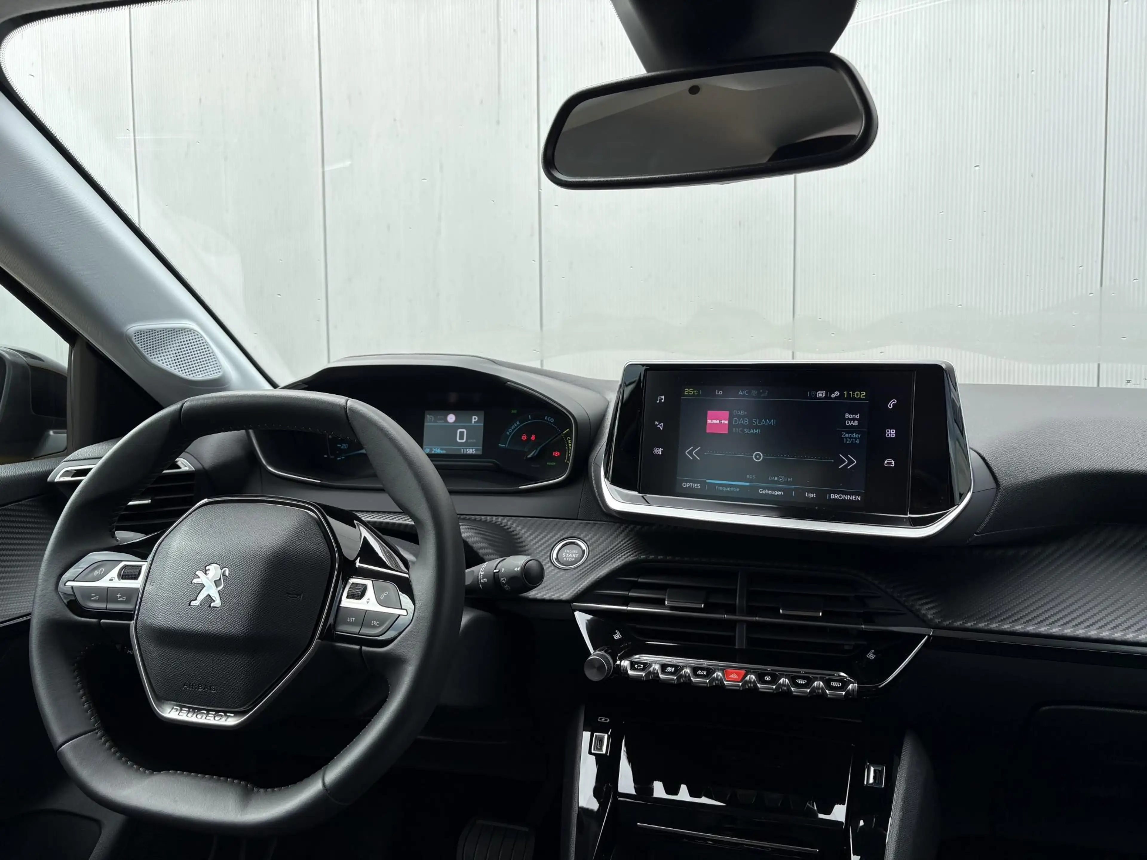Peugeot e-208 EV Allure 50 kWh | SOH 99% | Carplay | Start&Stop — photo 14