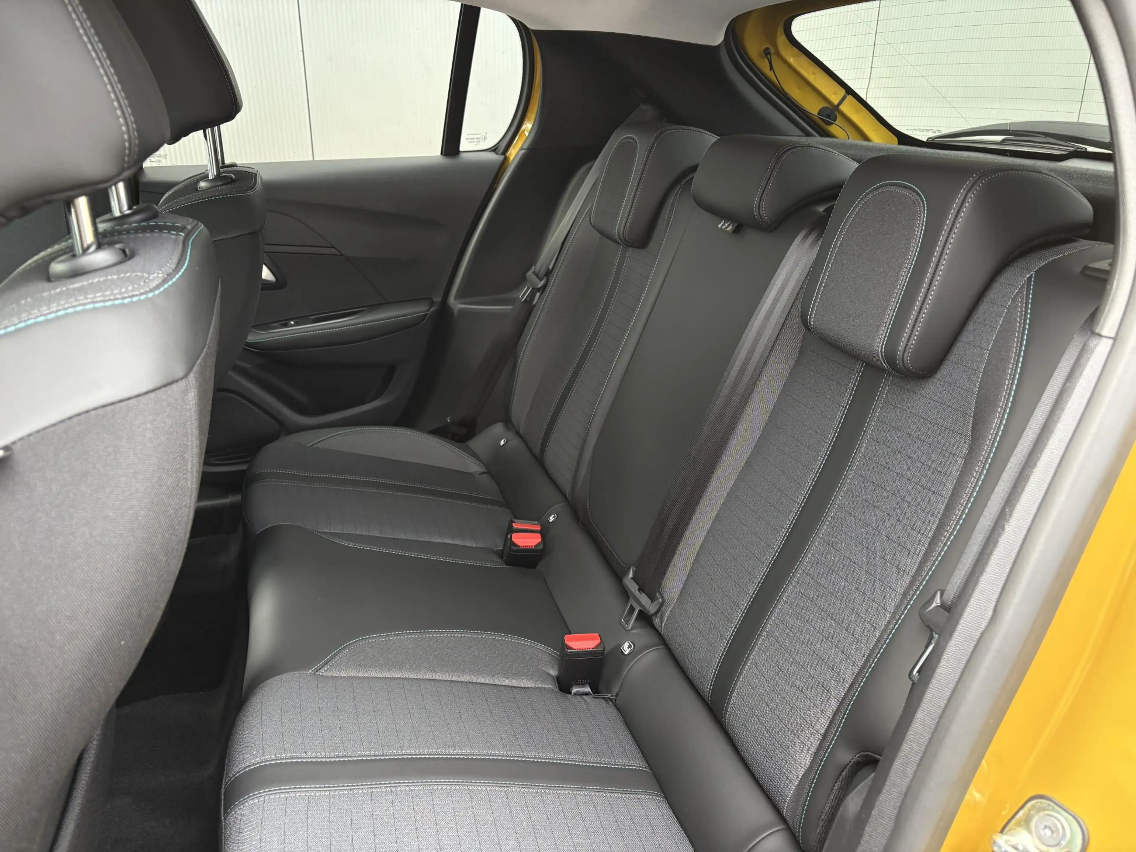 Peugeot e-208 EV Allure 50 kWh | SOH 99% | Carplay | Start&Stop — photo 11