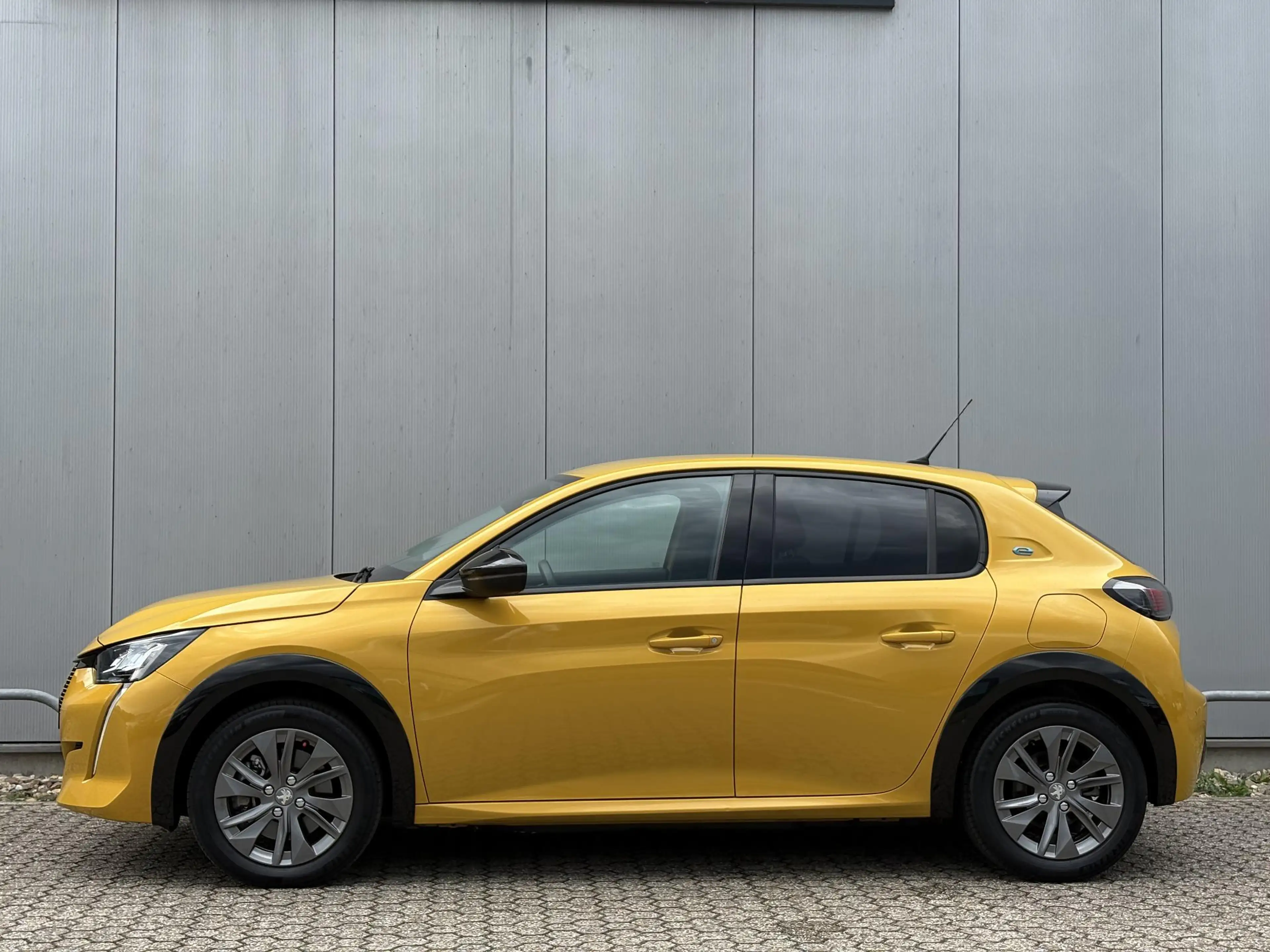 Peugeot e-208 EV Allure 50 kWh | SOH 99% | Carplay | Start&Stop — photo 9