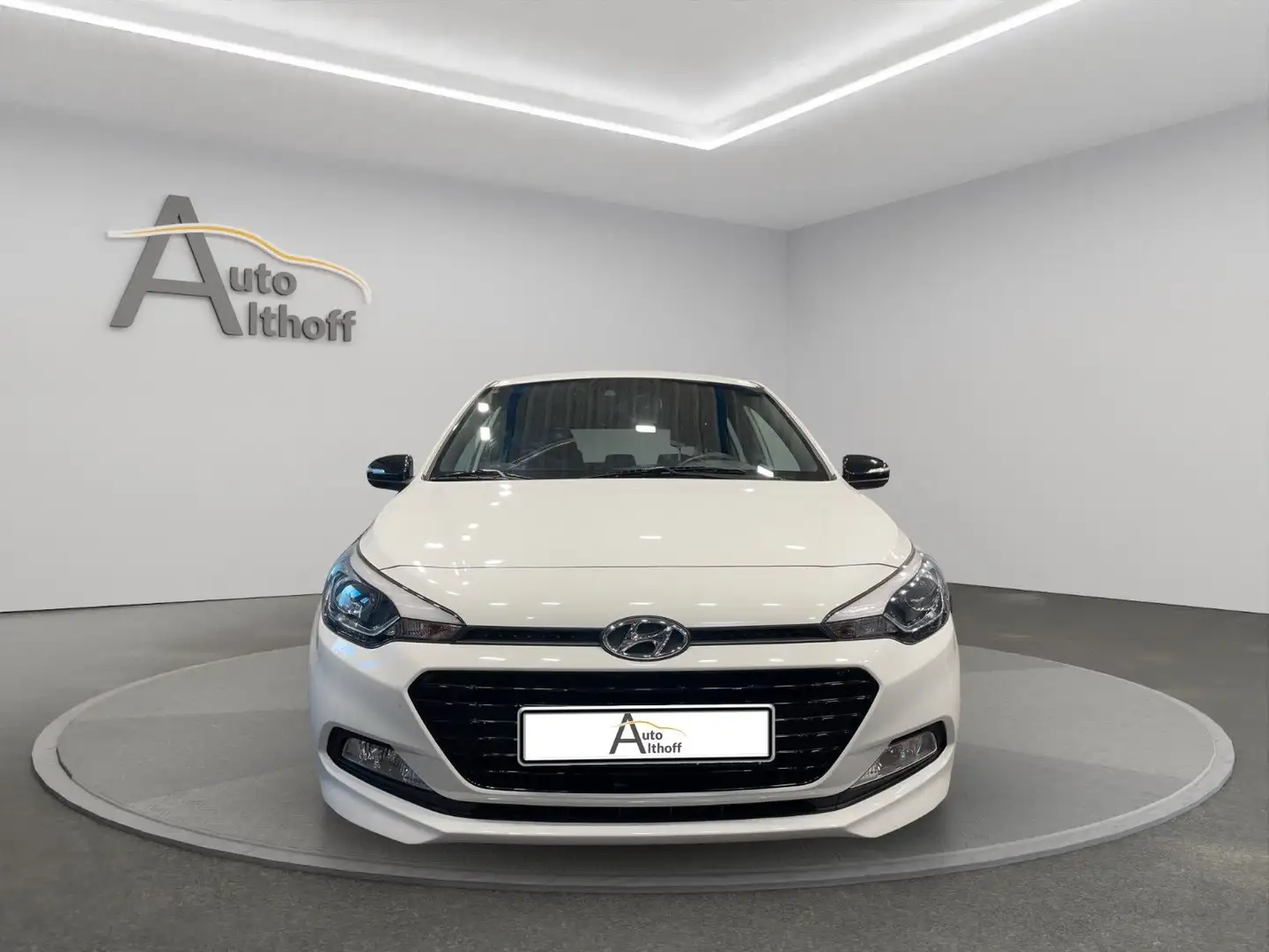 Hyundai i20 Passion + LM NAV TEMP SHZ PDC KLIMA Weiß - 2