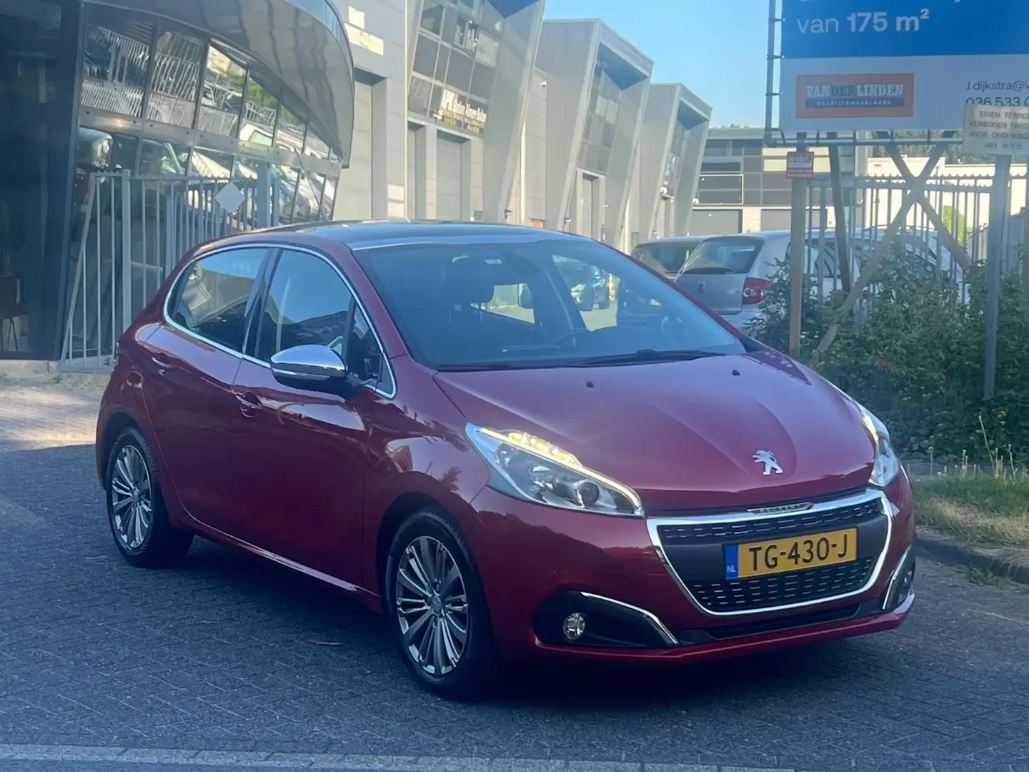 Peugeot 208 1.2 Allure AUTOMAAT AIRCO NAVI PANO NAP!!! Rosso - 2