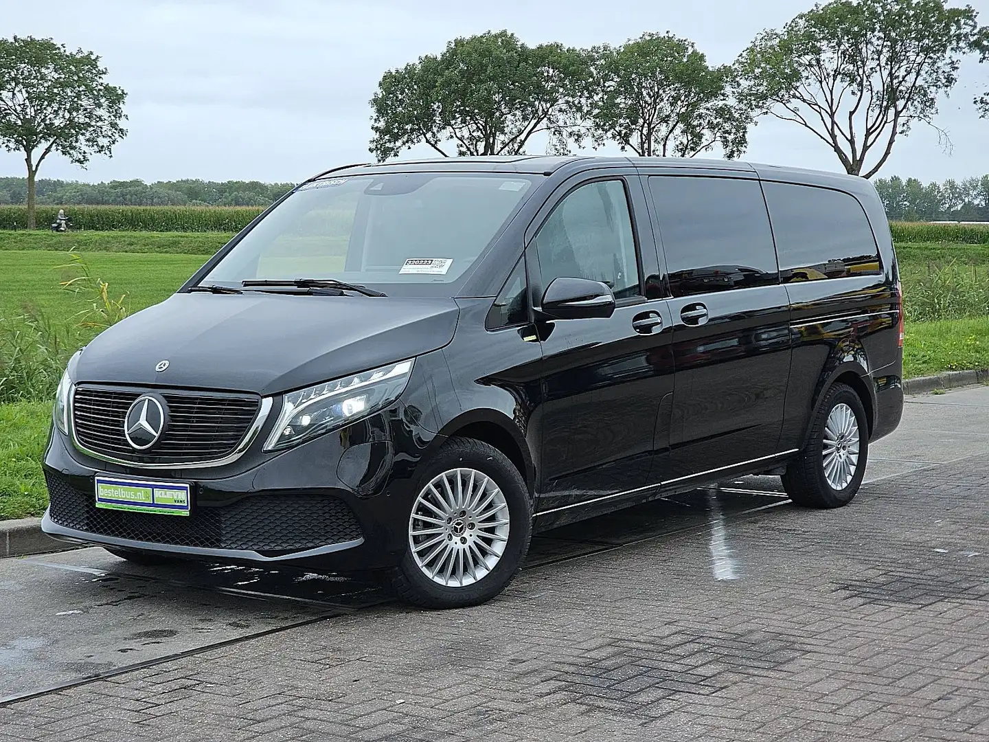 Mercedes-Benz EQV 300 L3 XL 8-Pers Mbux Noir - 2