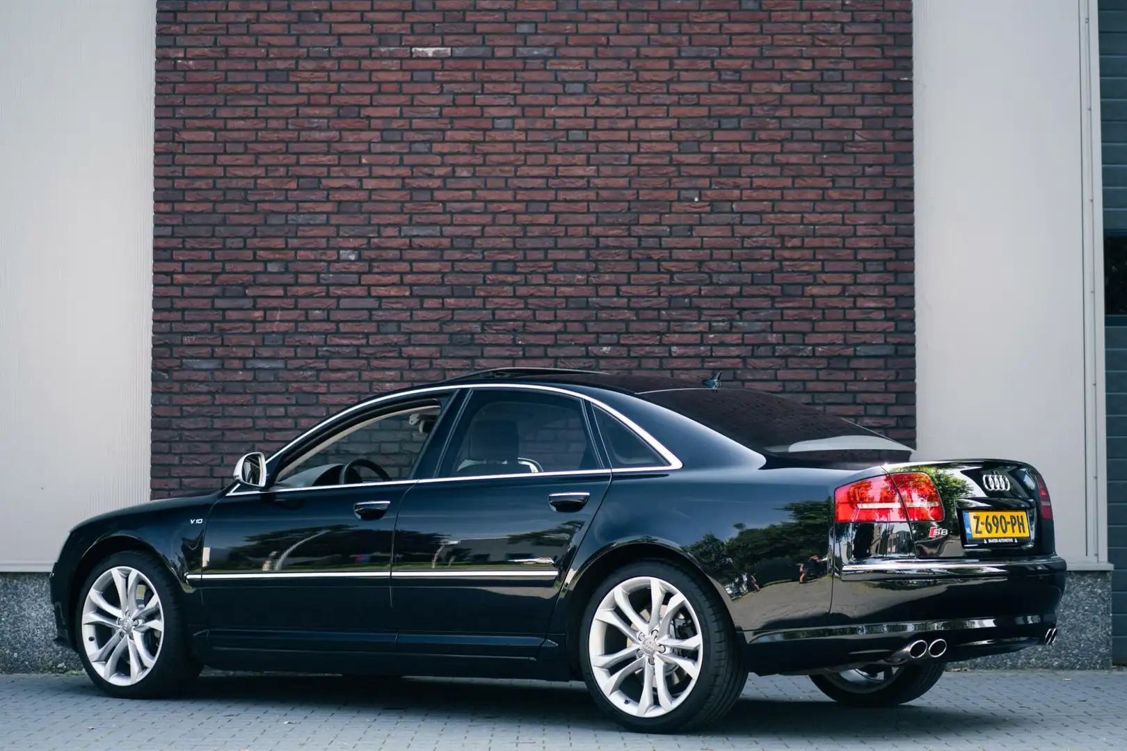 Audi S8 5.2 V10 Facelift |1e eigenaar|Dealer onderhouden|1 Noir - 2