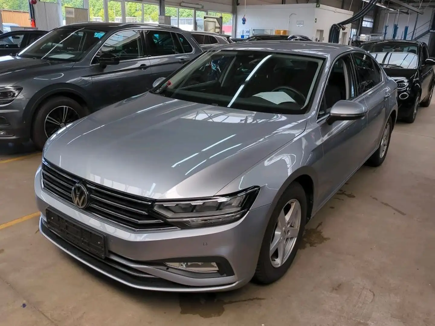 Volkswagen Passat Lim. Business Plateado - 1