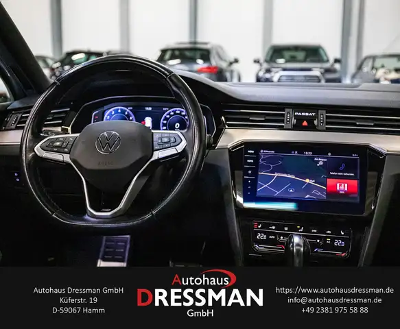 Volkswagen Passat view 10