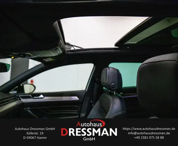 Volkswagen Passat view 8