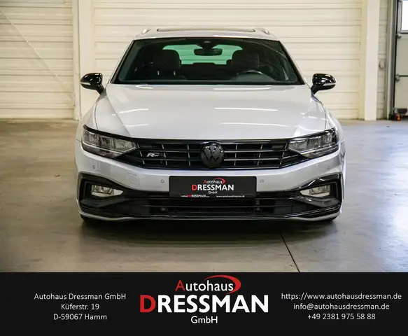 Volkswagen Passat view 2