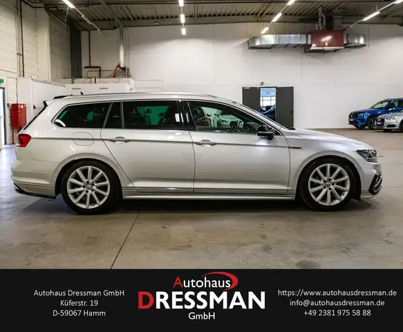 Volkswagen Passat view 4