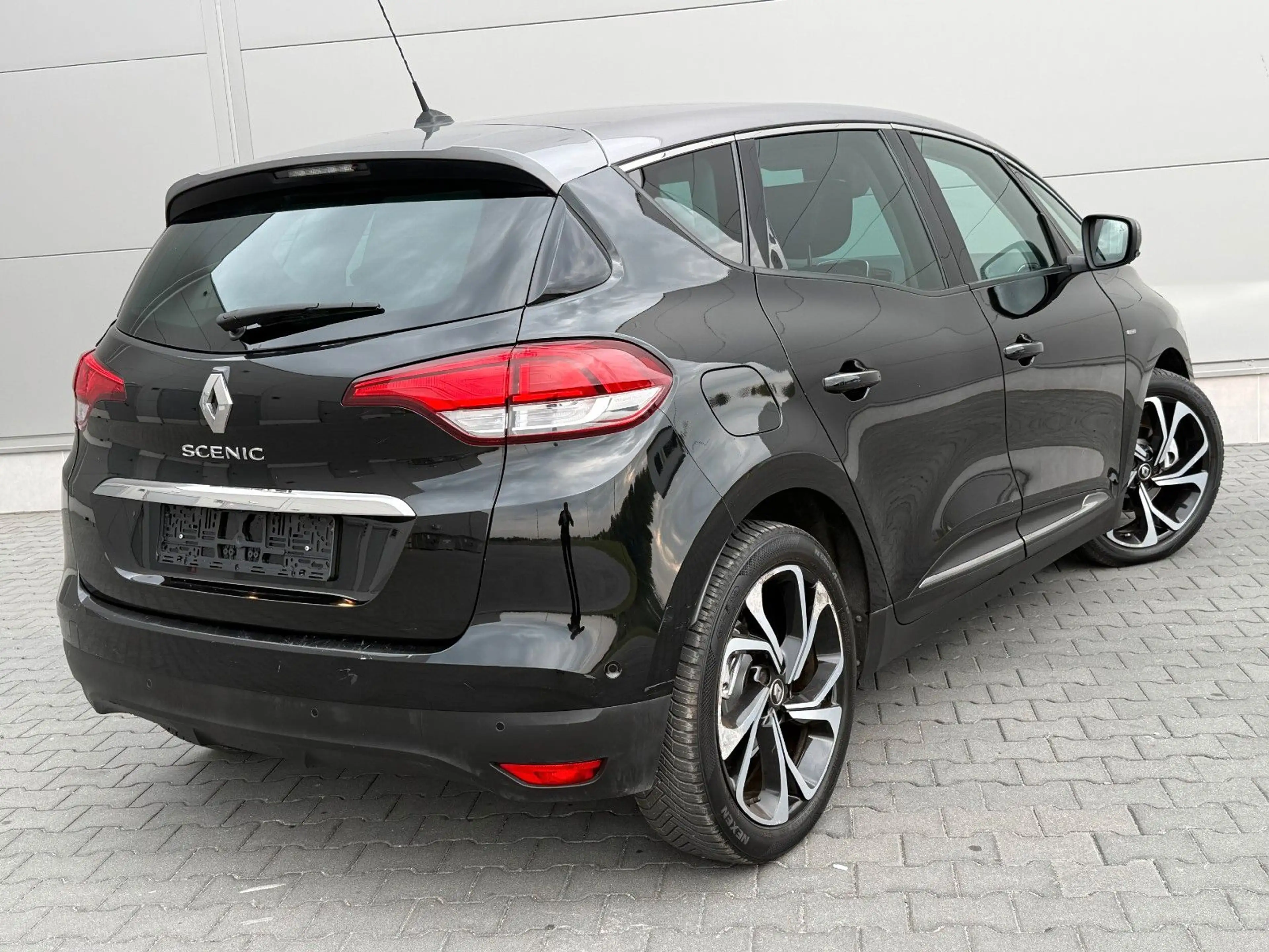 Renault Scenic — photo 9