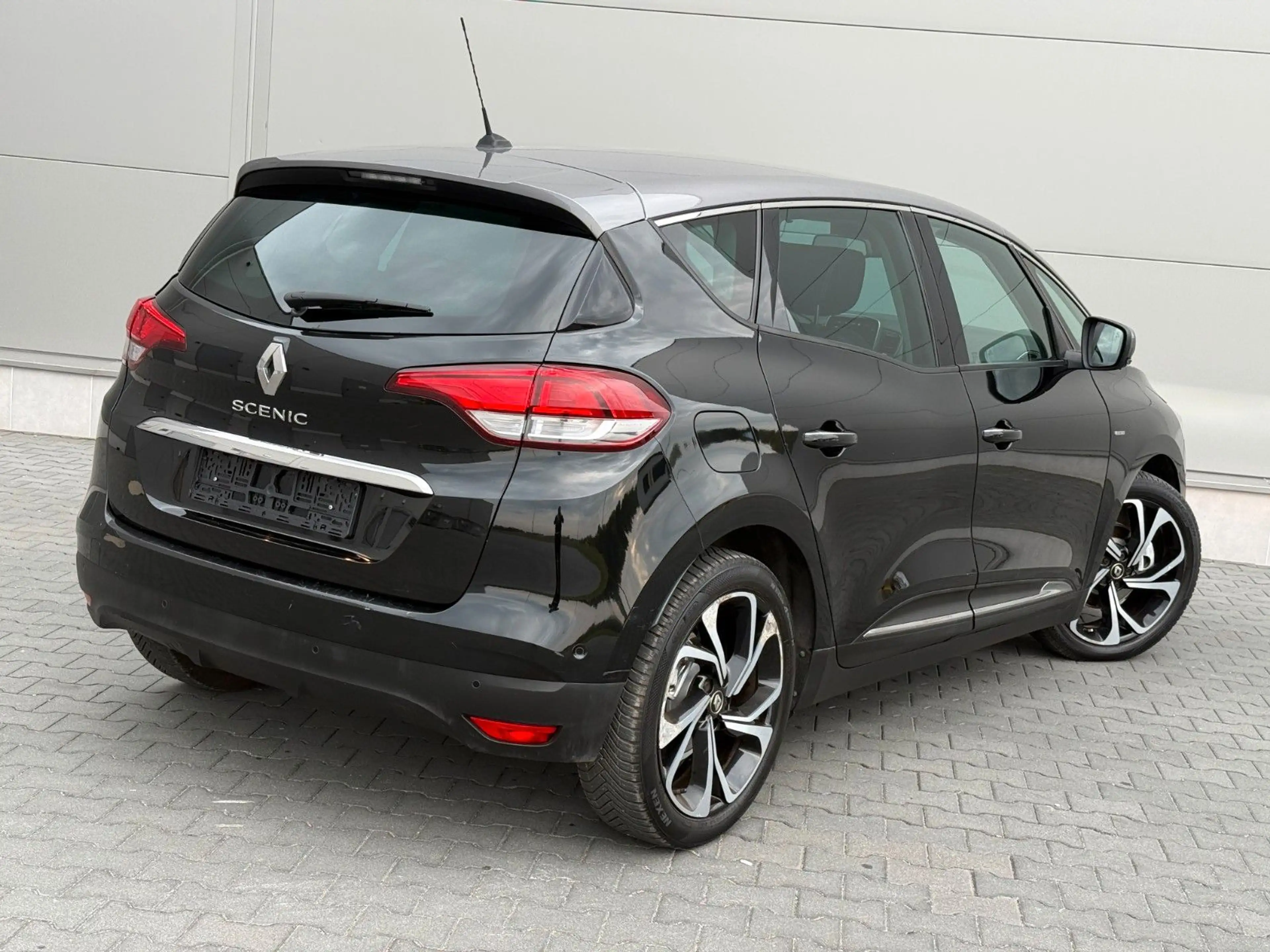 Renault Scenic — photo 10