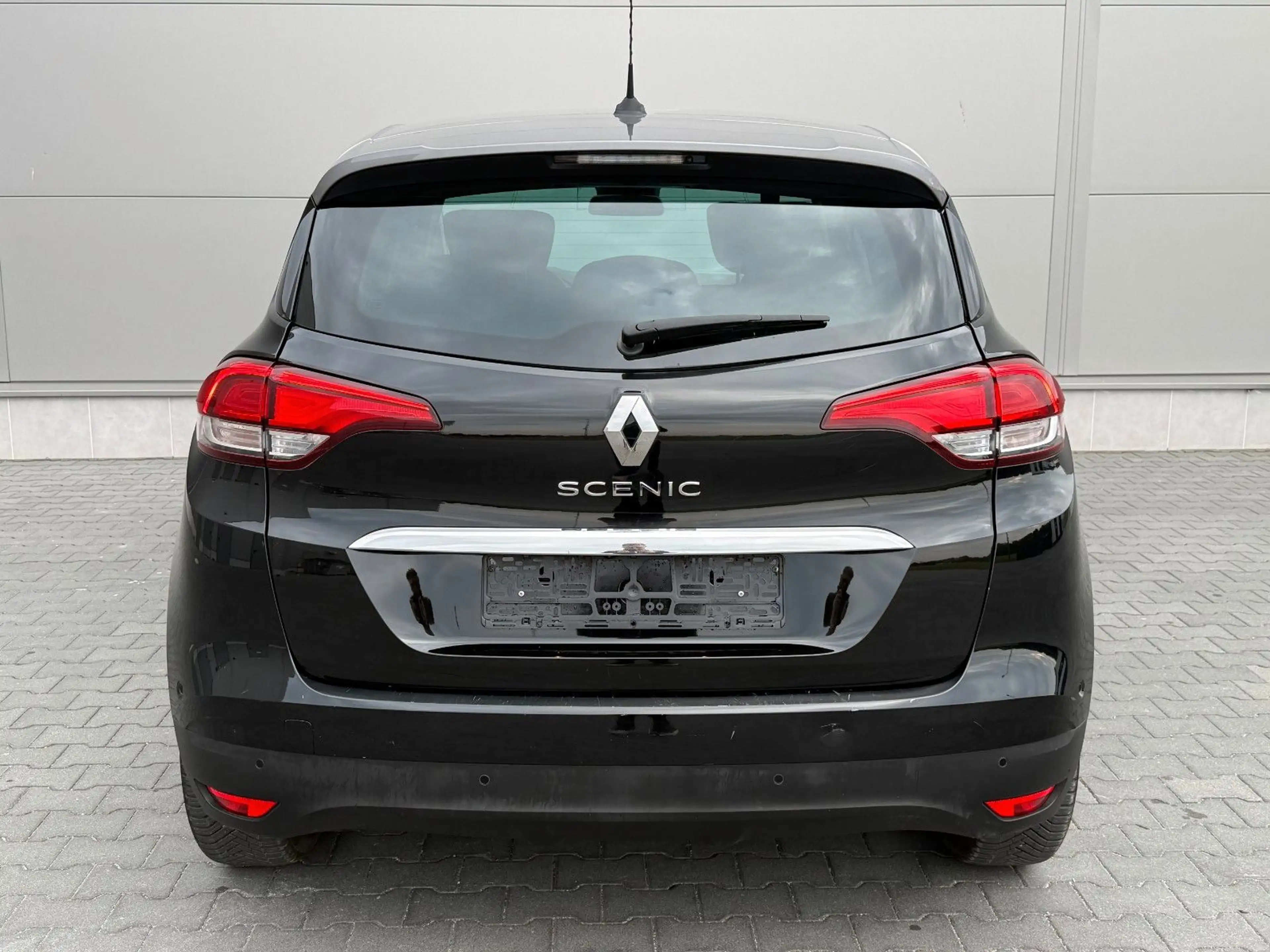 Renault Scenic — photo 11