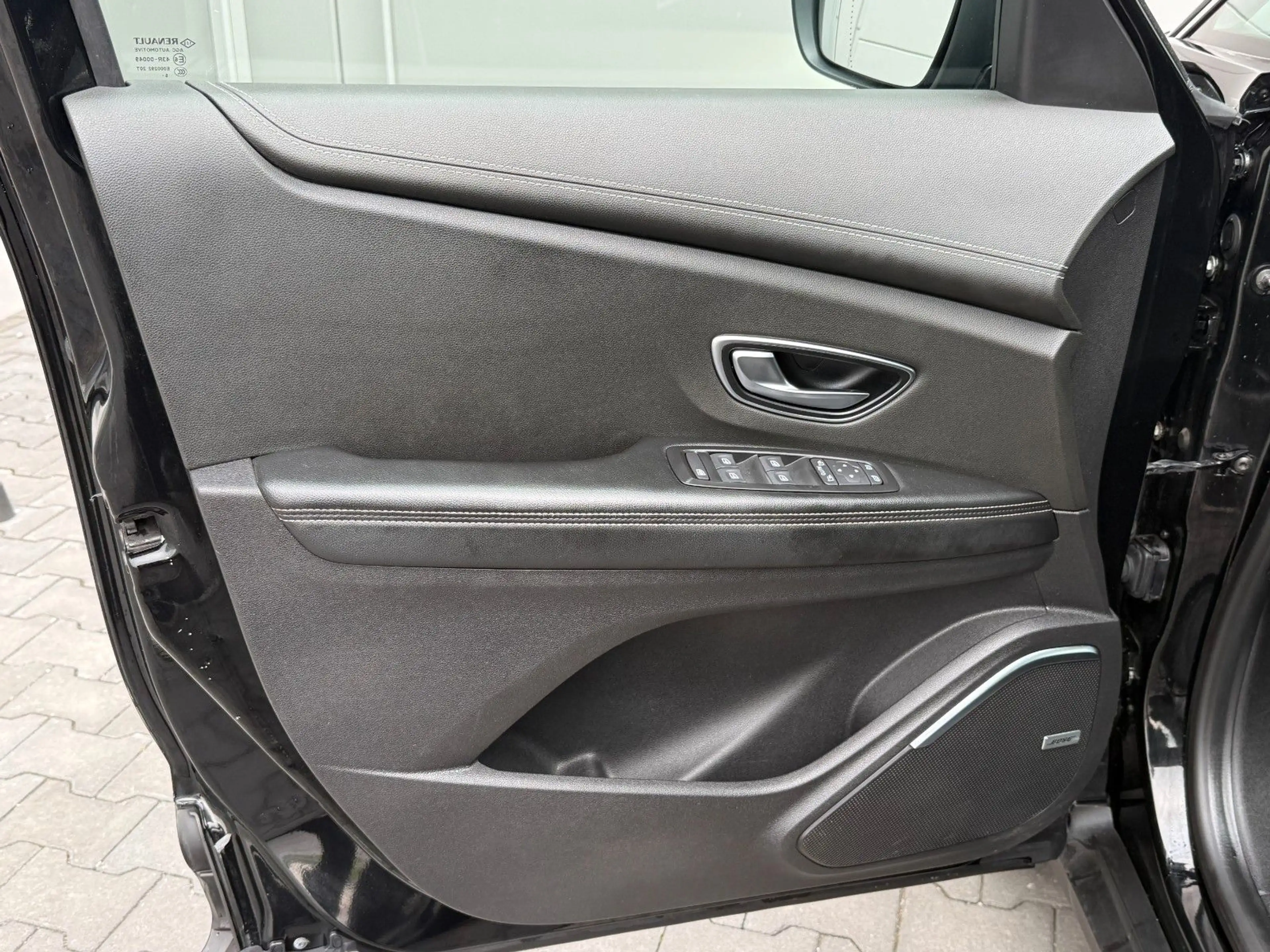 Renault Scenic — photo 13