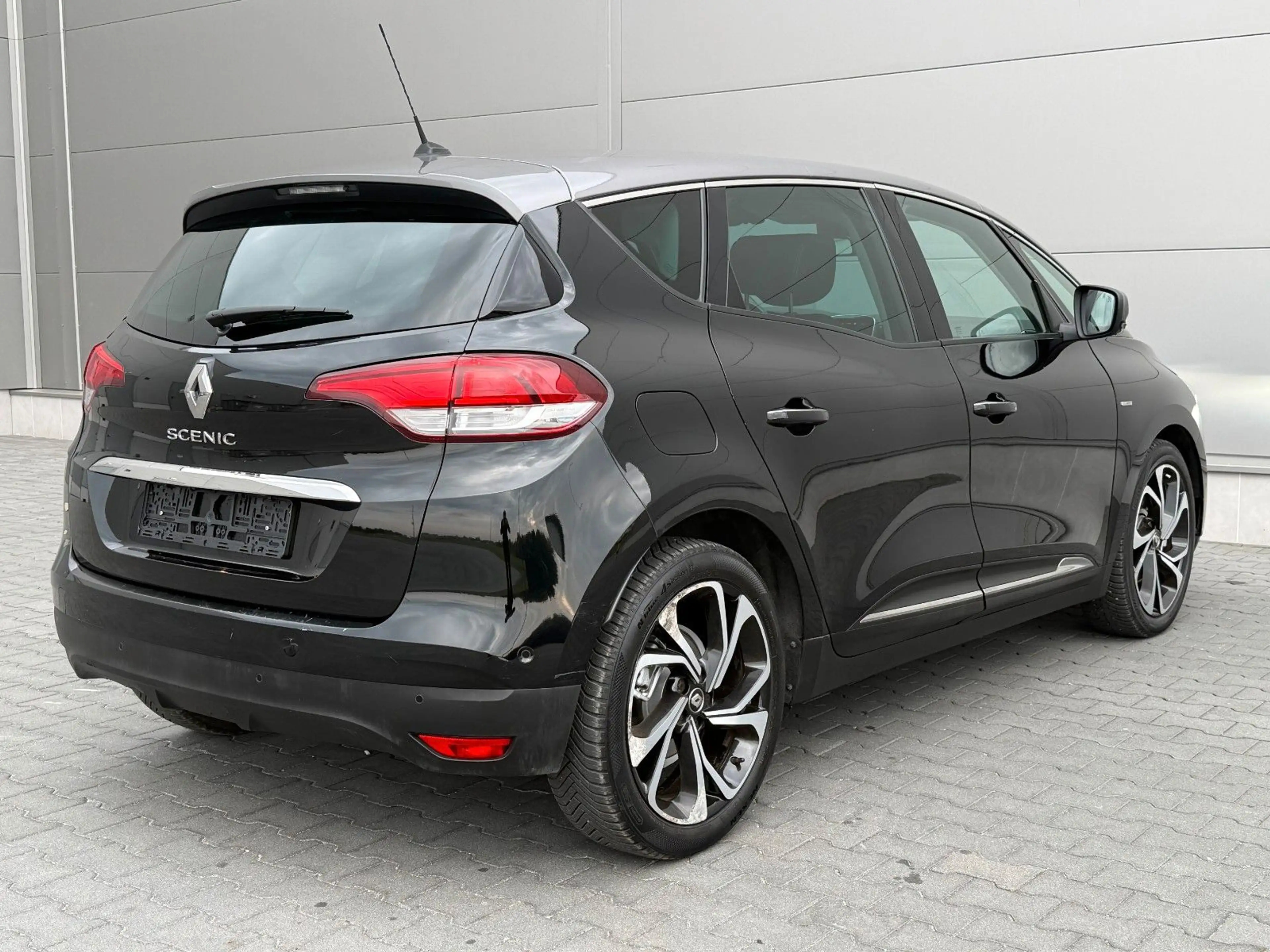 Renault Scenic — photo 12