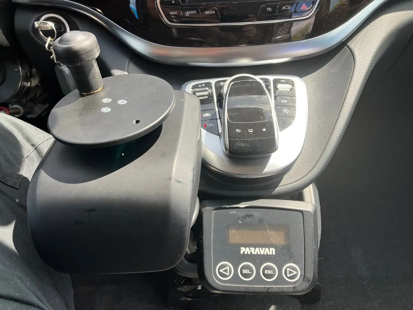 Mercedes-Benz V 250 (BlueTEC) d extralang 4Matic 7G-TRONIC Avantgarde Schwarz - 2