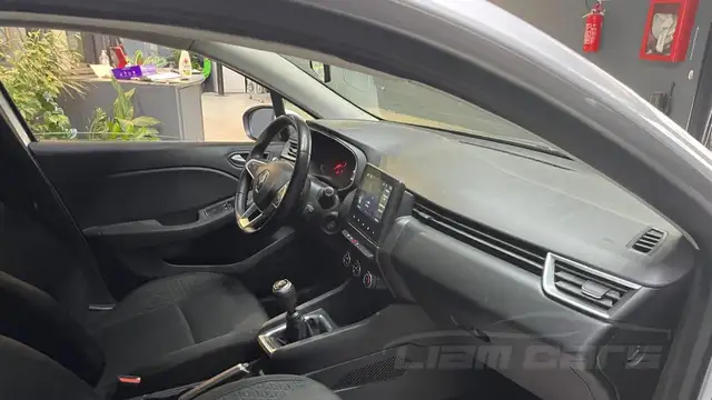 Renault Clio view 11