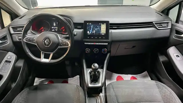 Renault Clio view 9