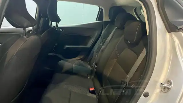 Renault Clio view 12