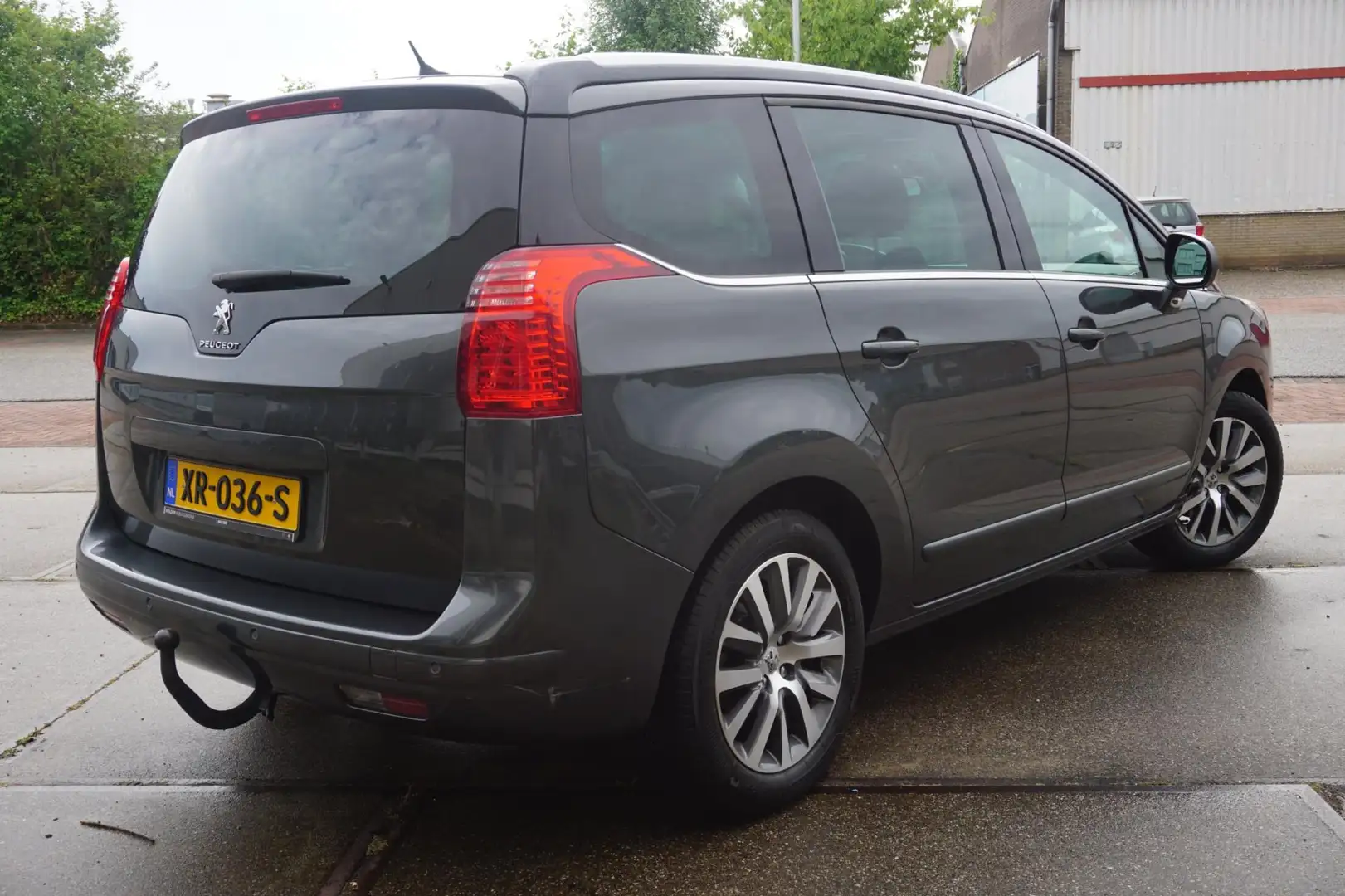 Peugeot 5008 1.6 THP Allure 7p. * Dealer onderhouden * Gris - 2