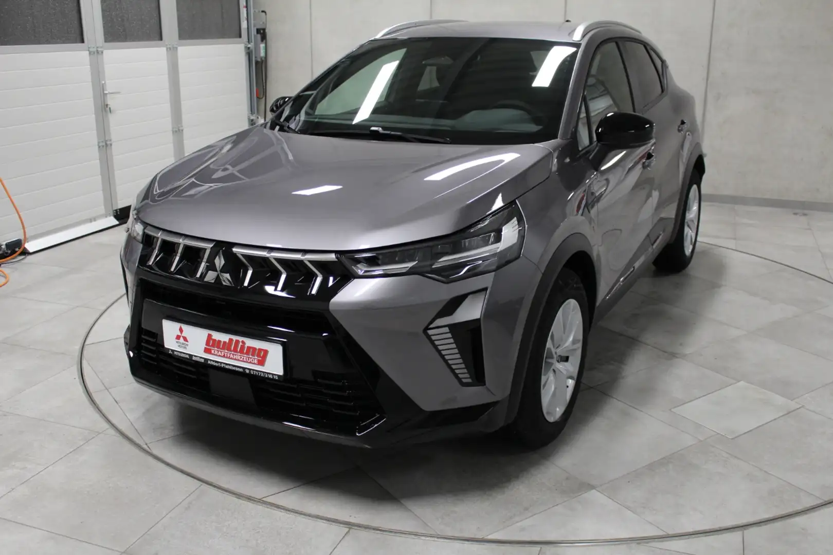 Mitsubishi ASX PLUS 1.3 T-Benziner 6-Gang 140 PS Grau - 1