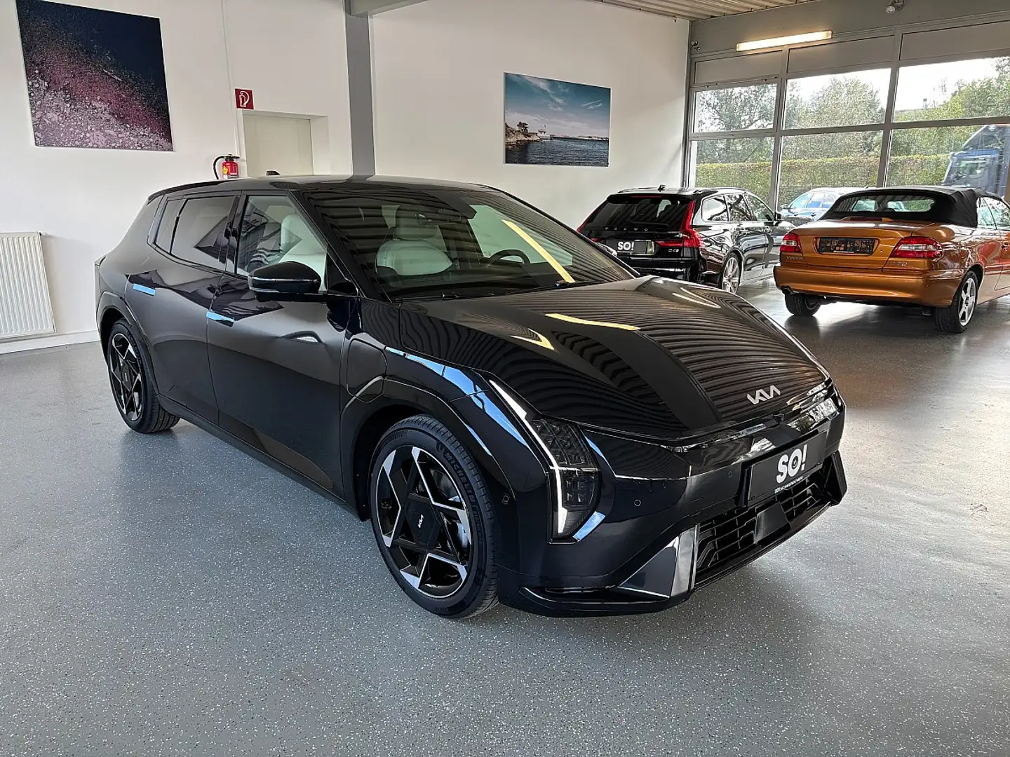 Kia EV4 HB/GT-LINE/81,4KWH/AT/FWD/204/SD/MY26 Schwarz - 1