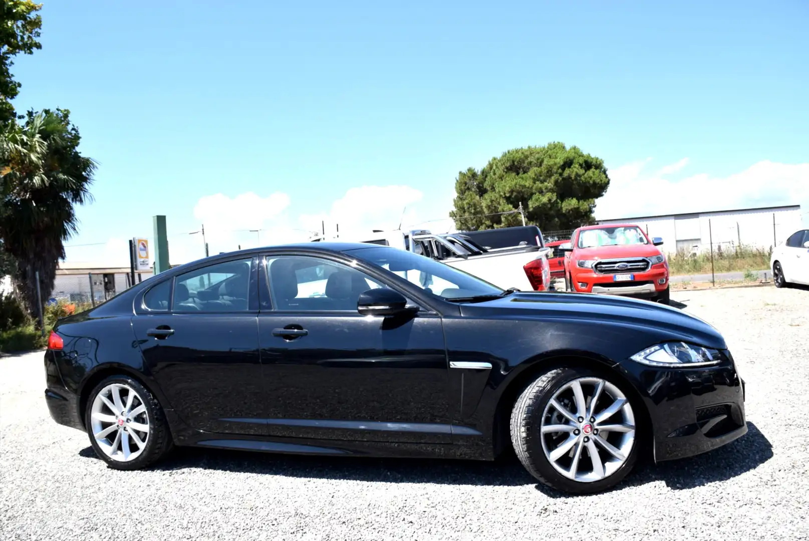 Jaguar XF R-SPORT 2.2D 163CV AUT. TETTO NAVI CAM IVA SENSORI Nero - 2