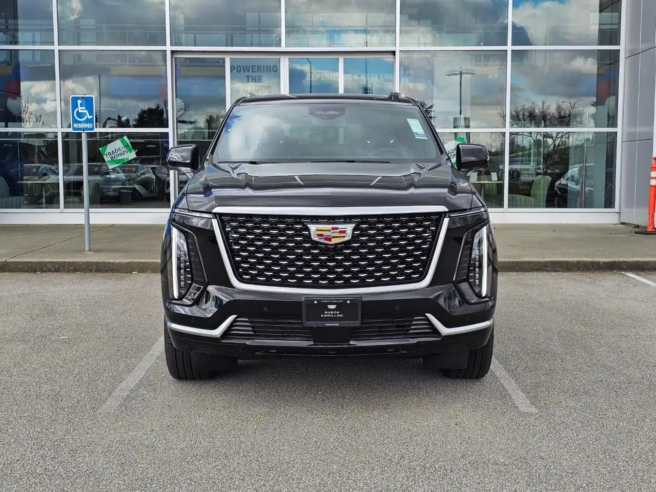 Cadillac Escalade снимка Cadillac Escalade