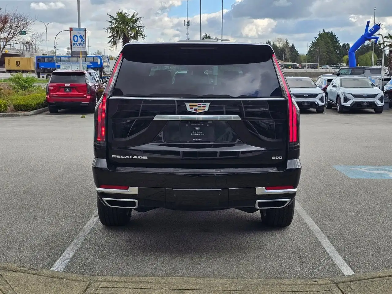 Cadillac Escalade снимка Cadillac Escalade