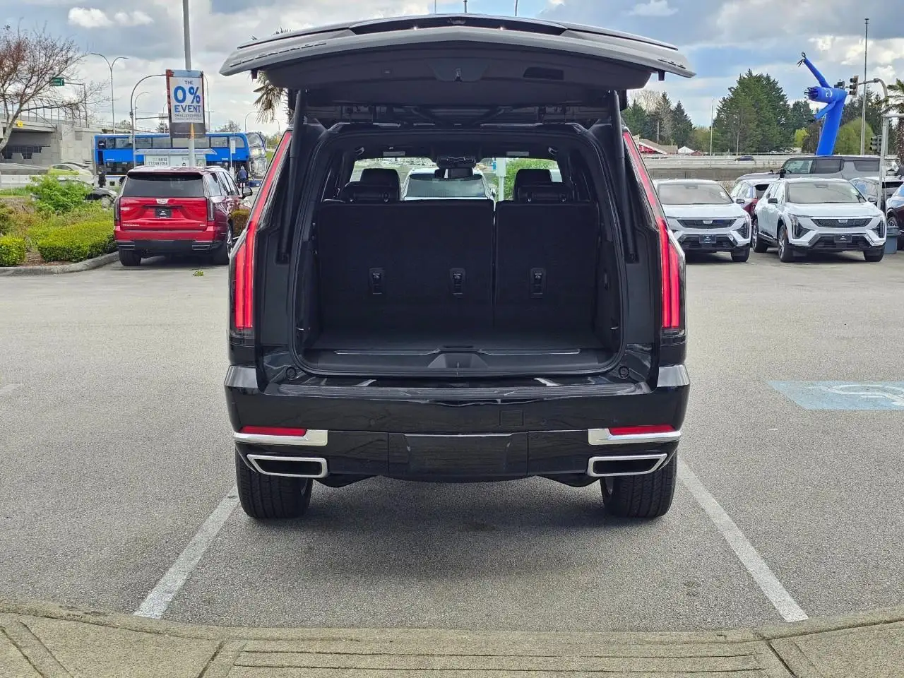 Cadillac Escalade снимка Cadillac Escalade