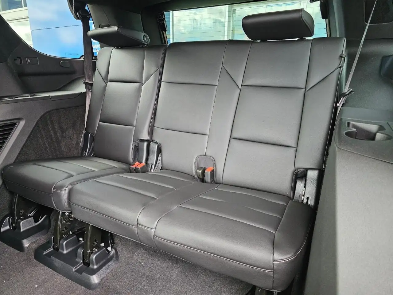 Cadillac Escalade снимка Cadillac Escalade