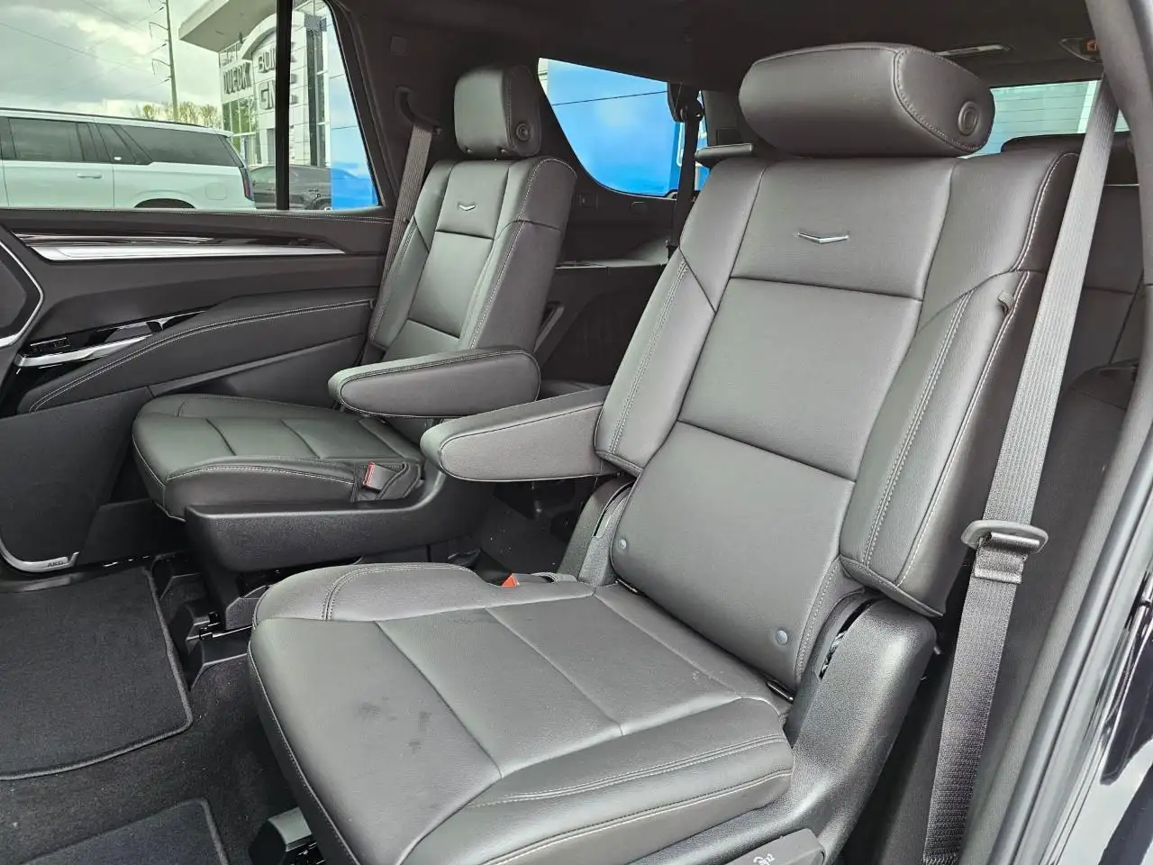 Cadillac Escalade снимка Cadillac Escalade