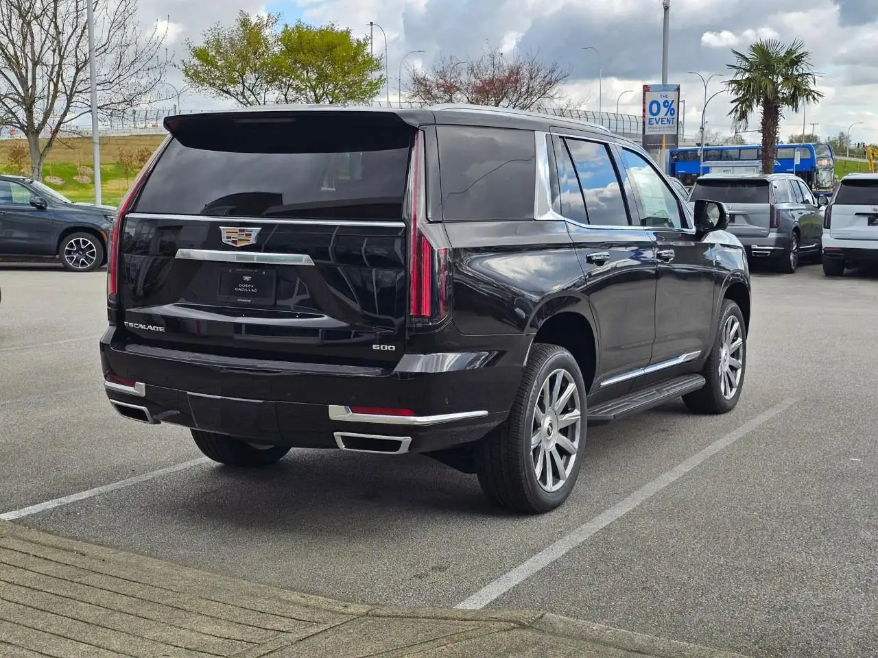 Cadillac Escalade снимка Cadillac Escalade